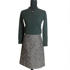 Tahari Elegant textured metallic tweed pencil skirt Size 8